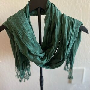 New w/o Tags! Chic Forest Green Scarf/Shaw/Wrap. Fast Shipper!